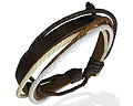 Billigt armband i l�der och tr�dar p� n�tet.