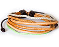Armband med tr�dar.