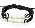 Armband i l�der.