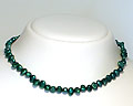 P�rlhalsband i odlade s�tvattenp�rlor. P�rlstorlek ca 6-7mm.
