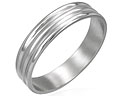 Ring i st�l. Bredd cirka 4 mm.
