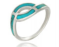 Silverring gjord i 925 silver och turkoser.