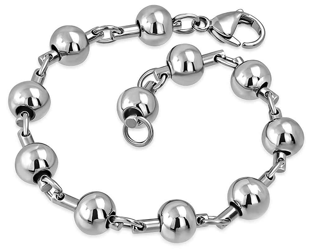 Stålarmband. Mått cirka 19 cm x 8 mm.