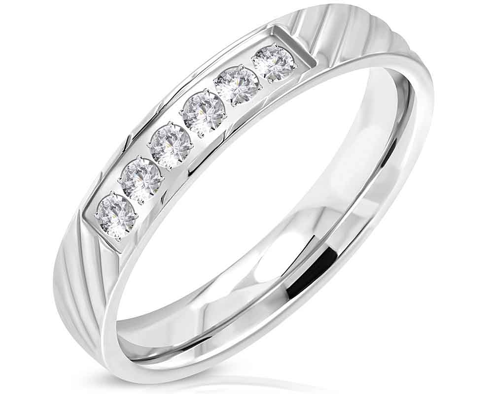 Stålring. Bredd cirka 4 mm. 
