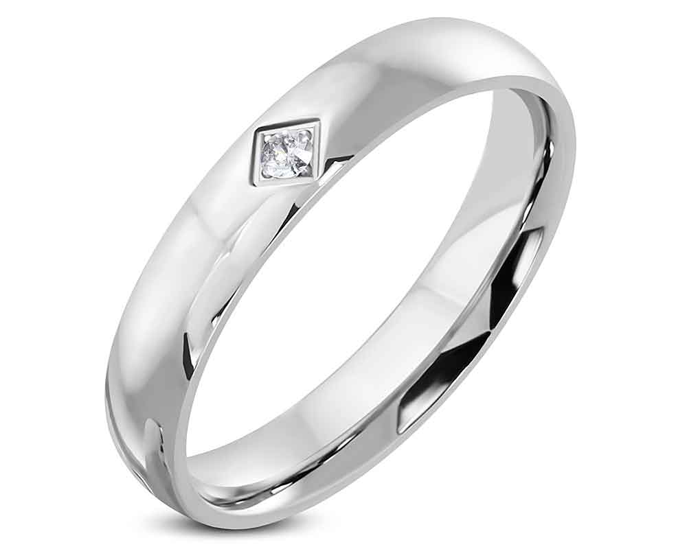 Stålring. Bredd cirka 4 mm.