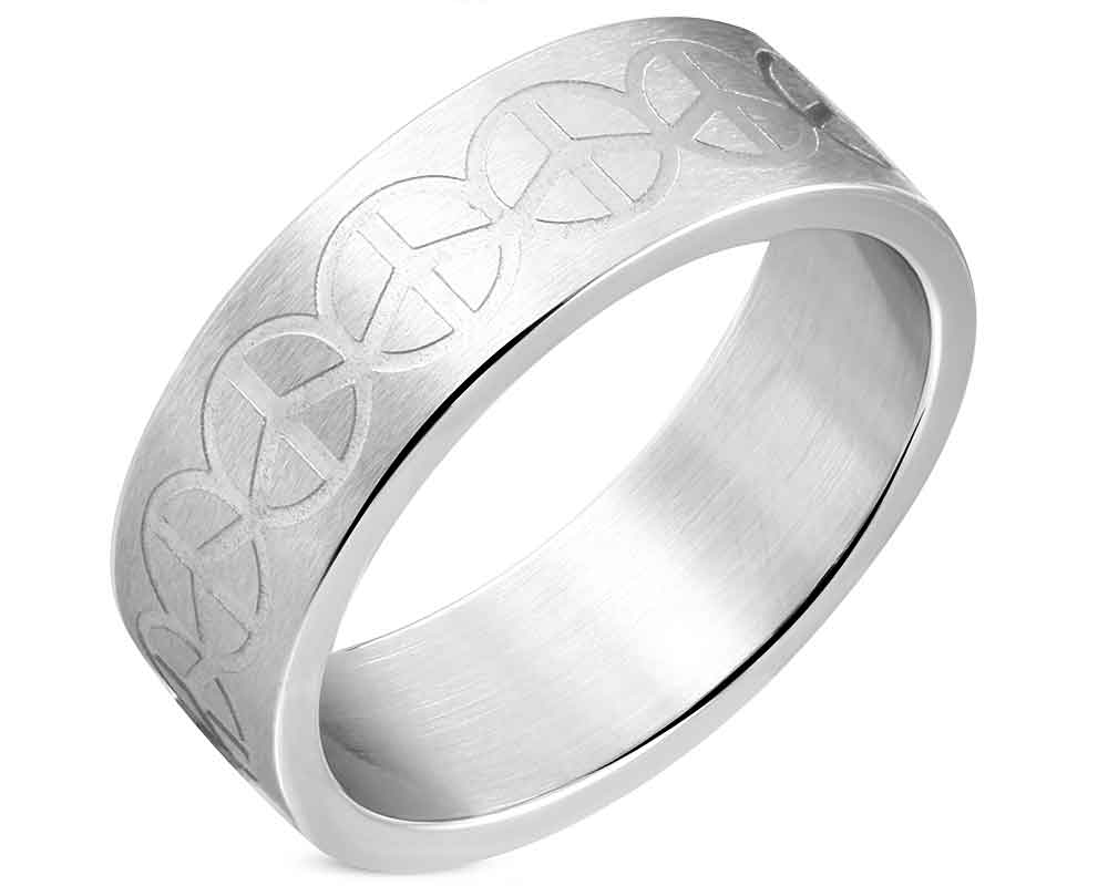 Bred ring med fredsmärken. Bredd cirka 8 mm.