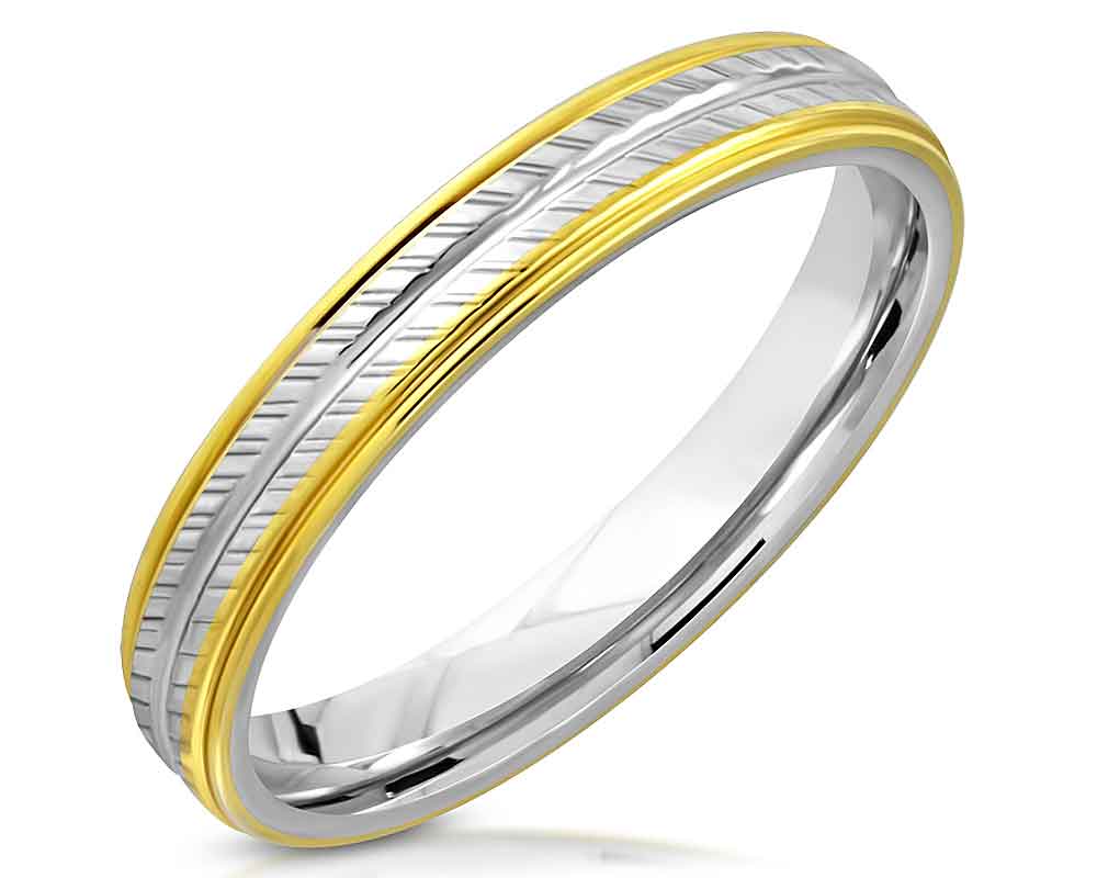 Ring online med guldfärgade kanter. 4 mm bredd cirka.