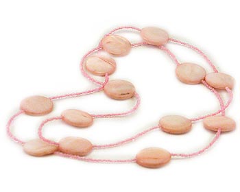 Rosa halsband med 20mm pärlemorplattor.