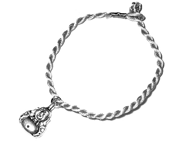 Billigt armband. Längd 16-17 cm.