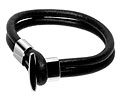 Stål- och läderarmband. Lädertjocklek cirka 5 mm.