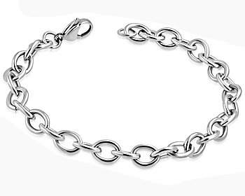 Kedjearmband i stål. Mått cirka 20 cm x 8 mm.