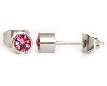 Rosa örhängen 4 mm i diamter.