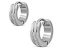 Stålörhängen. Diameter cirka 14 mm, bredd cirka 4 mm.